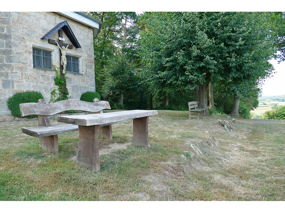 Naumburger Jugendfeuerwehr hilft an der Weingartenkapelle (Foto: Karl-Franz Thiede)